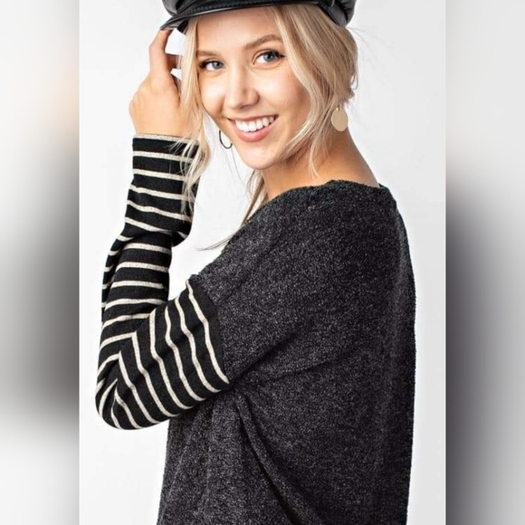 12 PM BY MON AMI Terry Cloth Black Long Sleeve Sweatshirt Size Small NWT - Picture 5 of 10